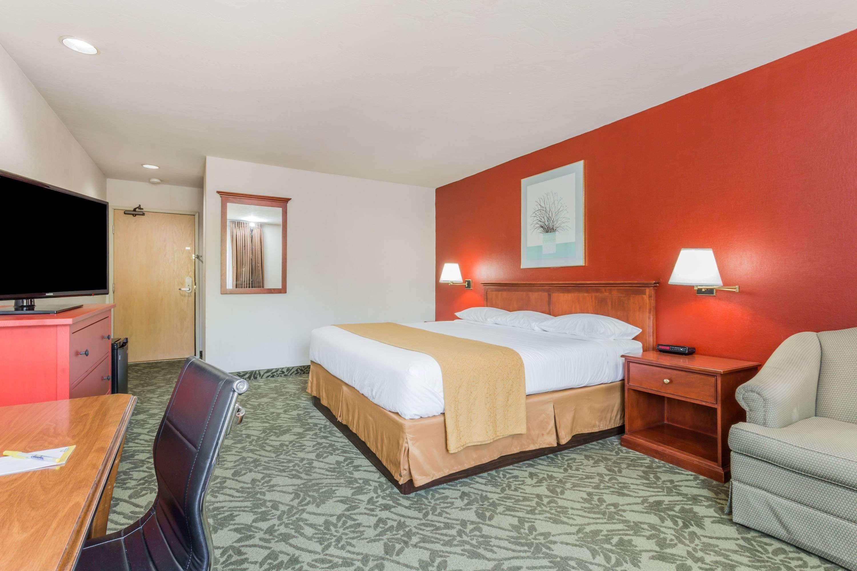 Days Inn By Wyndham Eugene Downtown/University מראה חיצוני תמונה