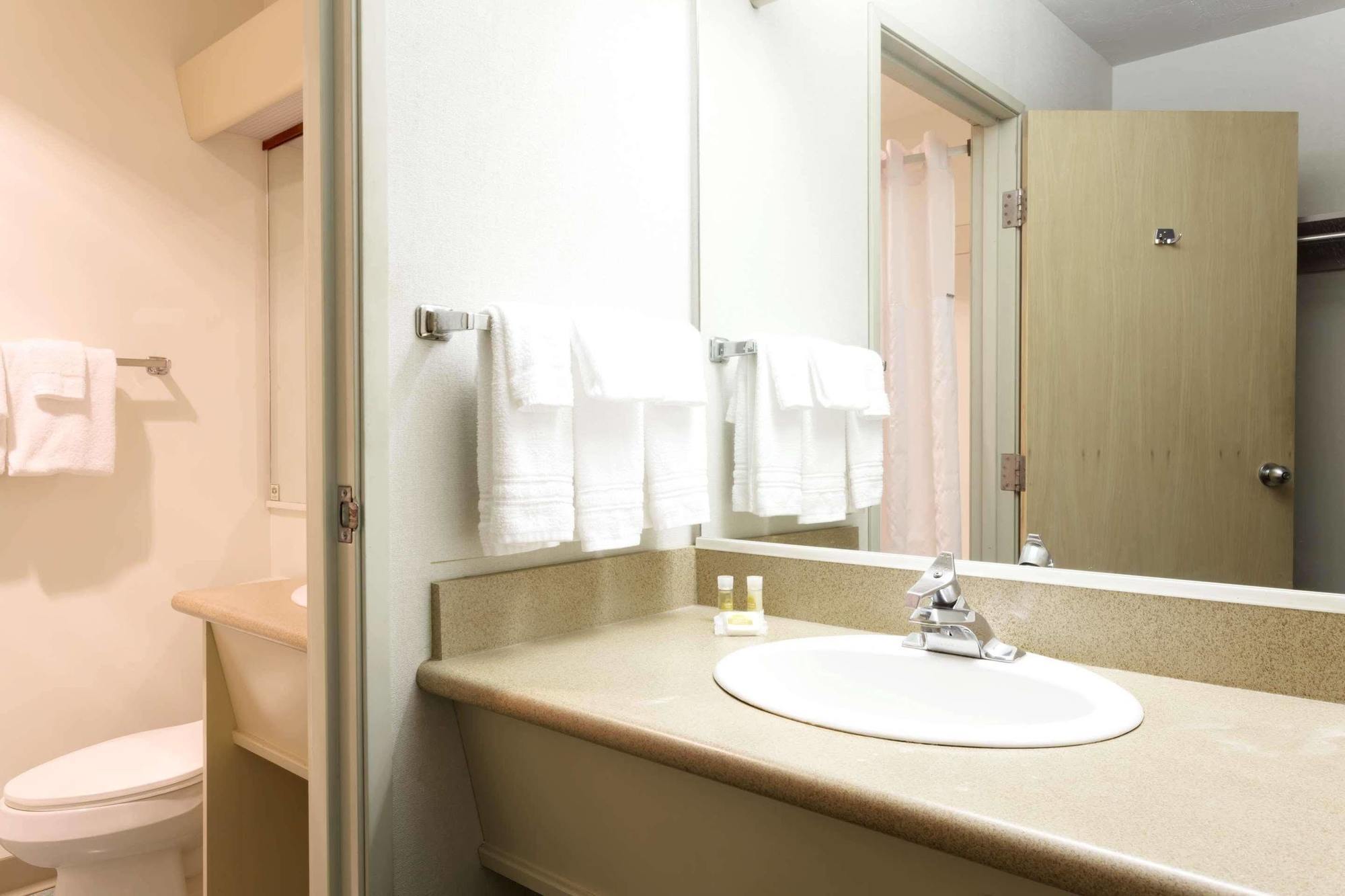 Days Inn By Wyndham Eugene Downtown/University מראה חיצוני תמונה